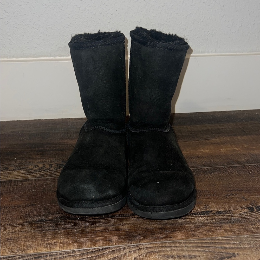 Black Uggs